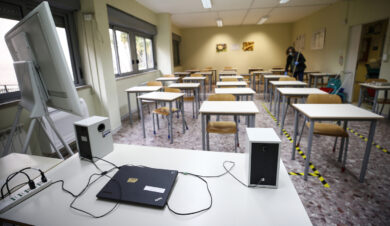 Suicidio 15enne a Latina, al via contestazioni disciplinari a personale scolastico