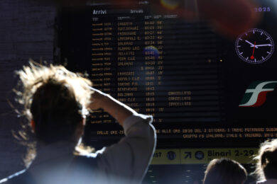 Sciopero treni 21 ottobre: orari, servizi garantiti, motivazioni. La guida completa