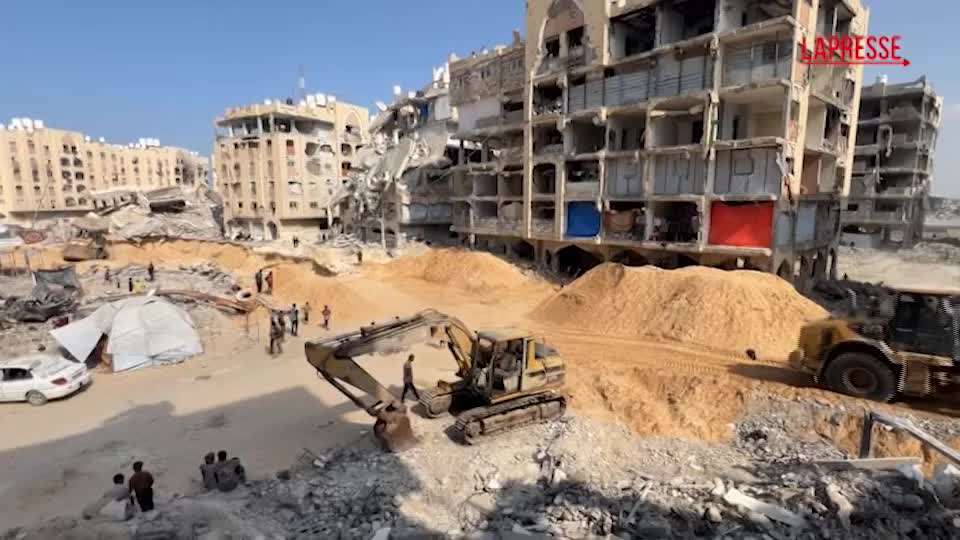 Gaza, prosegue la ricerca dei corpi degli ostaggi a Khan Younis
