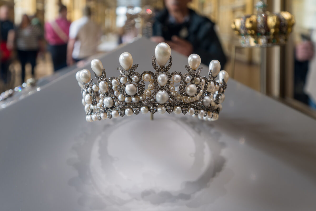 Furto al Louvre, i gioielli di Napoleone rubati – Foto Furto al Louvre, i gioielli di Napoleone rubati – Foto