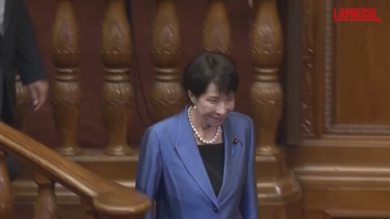 Giappone, Sanae Takaichi è la prima premier donna: l'elezione in Parlamento