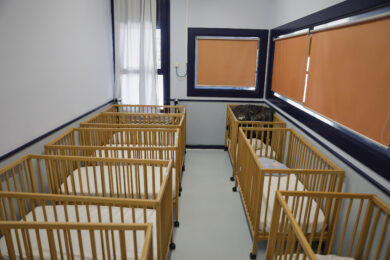 Nascite Italia 2024, meno di 370mila bambini. Istat: fecondità ai minimi storici