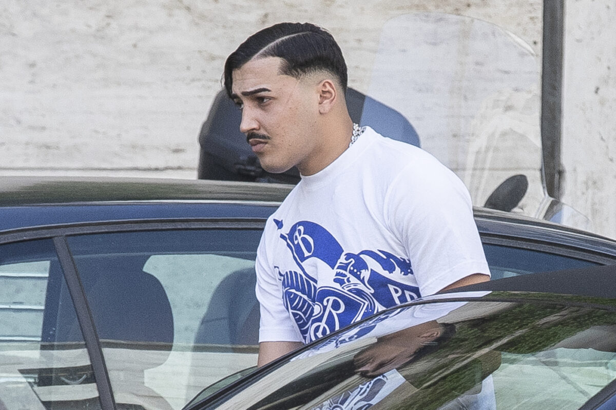 Trapper arrestato a Varese, da Baby Gang a Simba La Rue: quando il gangsta rap diventa realtà Trapper arrestato a Varese, da Baby Gang a Simba La Rue: quando il gangsta rap diventa realtà