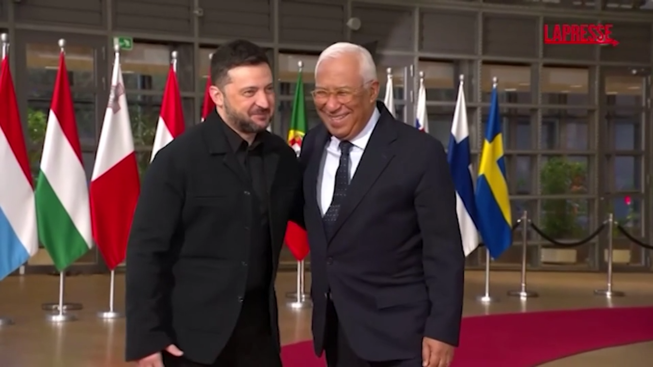 Ucraina, Zelensky: "Cessate fuoco possibile, fare più pressione su Mosca"
