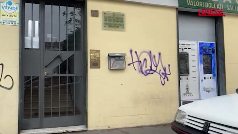 Torino, 39enne ucciso sotto casa dei genitori: caccia al killer