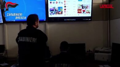 Brescia, adescava minori online fingendosi una ragazza: arrestato