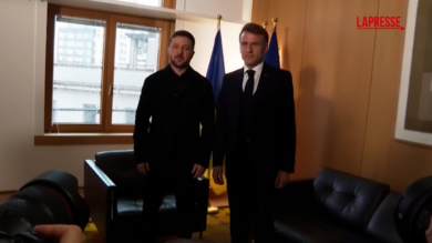 Ucraina, l'incontro bilaterale Zelensky-Macron a margine del Consiglio Ue