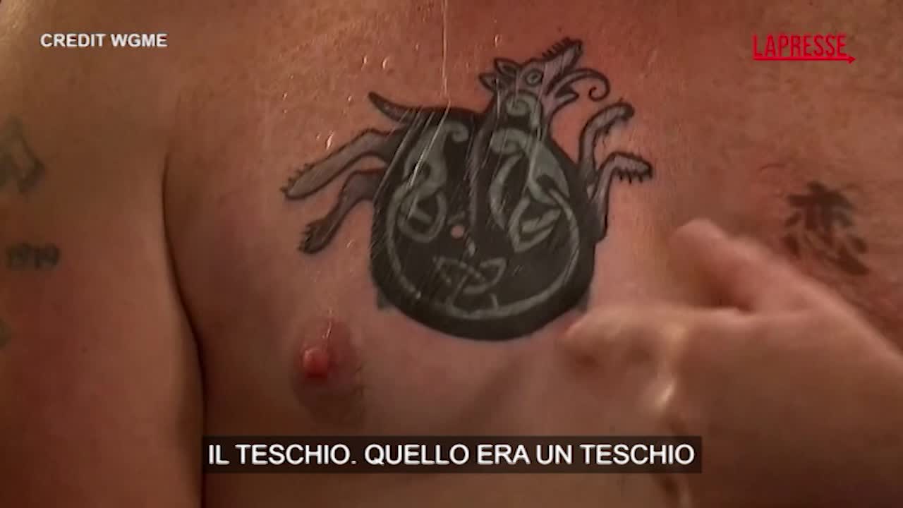 Usa, Graham Platner copre il tatuaggio con i simboli nazisti Usa, Graham Platner copre il tatuaggio con i simboli nazisti