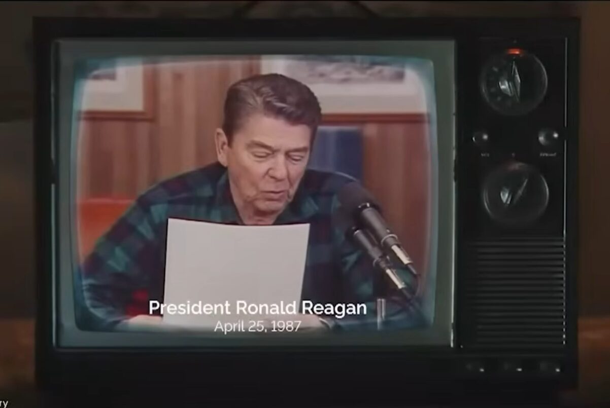 Dazi, Trump ferma i negoziati con il Canada a causa di uno spot tv con Reagan: il governo dell’Ontario lo ritira Dazi, Trump ferma i negoziati con il Canada a causa di uno spot tv con Reagan: il governo dell’Ontario lo ritira