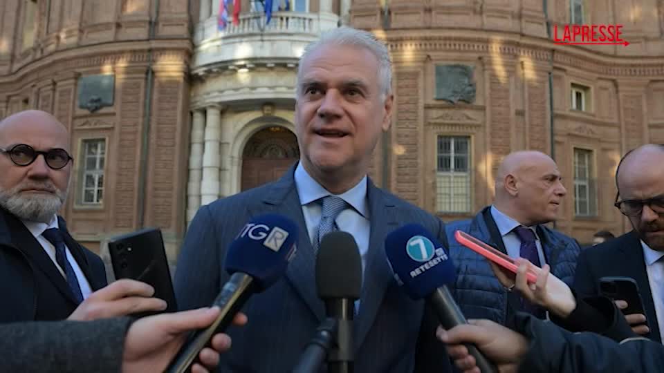 Zangrillo: "Casa bene primario per gli italiani" Zangrillo: "Casa bene primario per gli italiani"