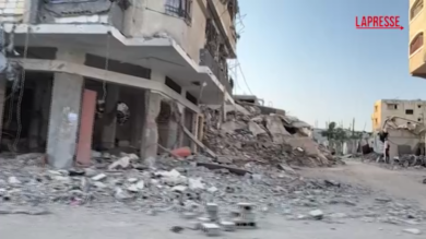 Gaza, le immagini del viaggio attraverso le macerie della città devastata