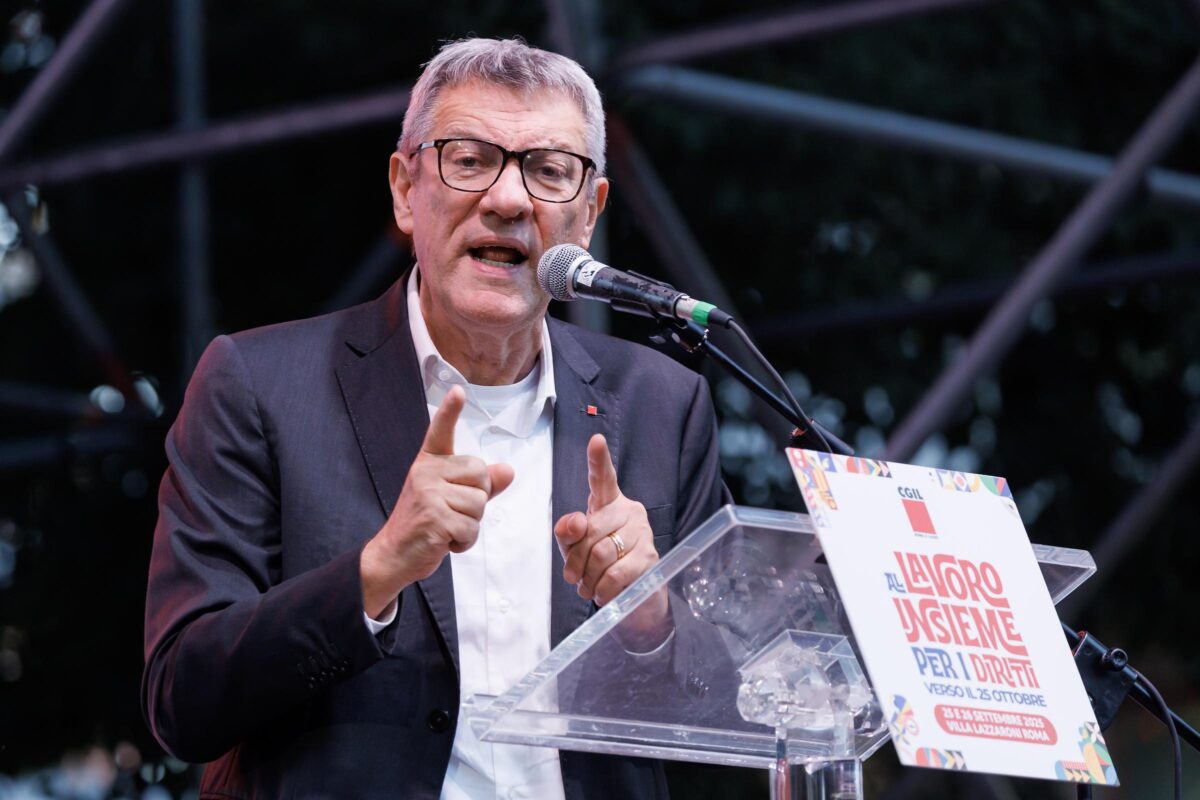 Manifestazione Cgil, Landini: “Sciopero contro la manovra? Non escludiamo nulla” Manifestazione Cgil, Landini: “Sciopero contro la manovra? Non escludiamo nulla”