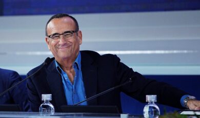 Sanremo 2026, Conti ufficializza Nicola Savino al Dopofestival