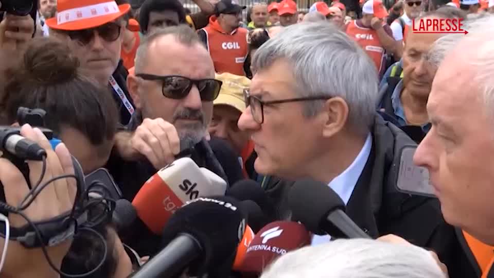 Libertà stampa, Landini: "Solidarietà a Ranucci, sbagliato tagliare giornalismo inchiesta" Libertà stampa, Landini: "Solidarietà a Ranucci, sbagliato tagliare giornalismo inchiesta"