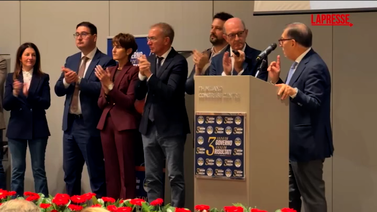 Fdi, La Russa: "Da Msi ad An, fino a oggi la fiamma c’è ancora" Fdi, La Russa: "Da Msi ad An, fino a oggi la fiamma c’è ancora"