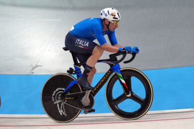 Ciclismo, Elia Viviani conquista l’oro ai Mondiali su pista di Santiago