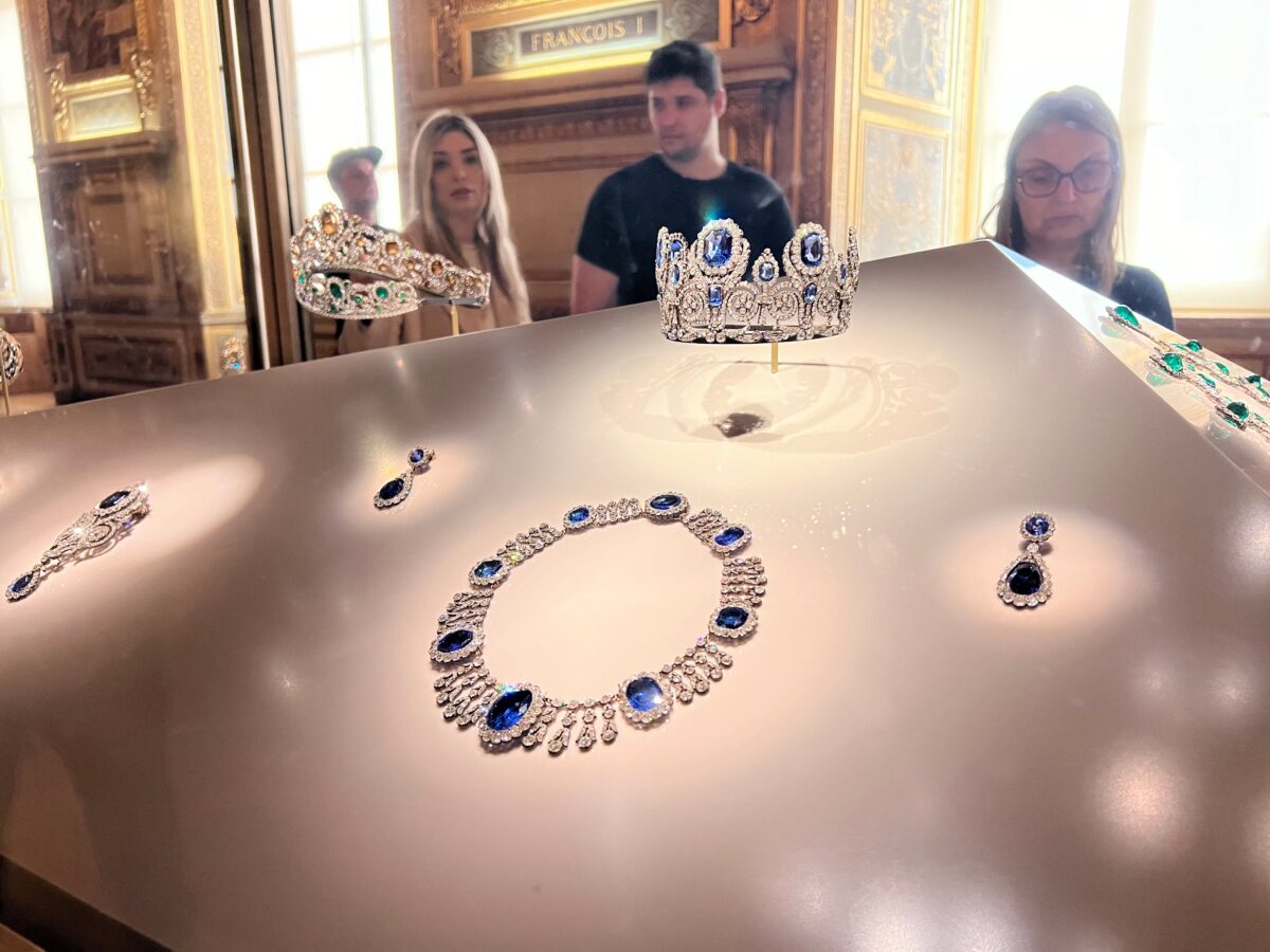 Furto al Louvre, fermati due sospetti Furto al Louvre, fermati due sospetti