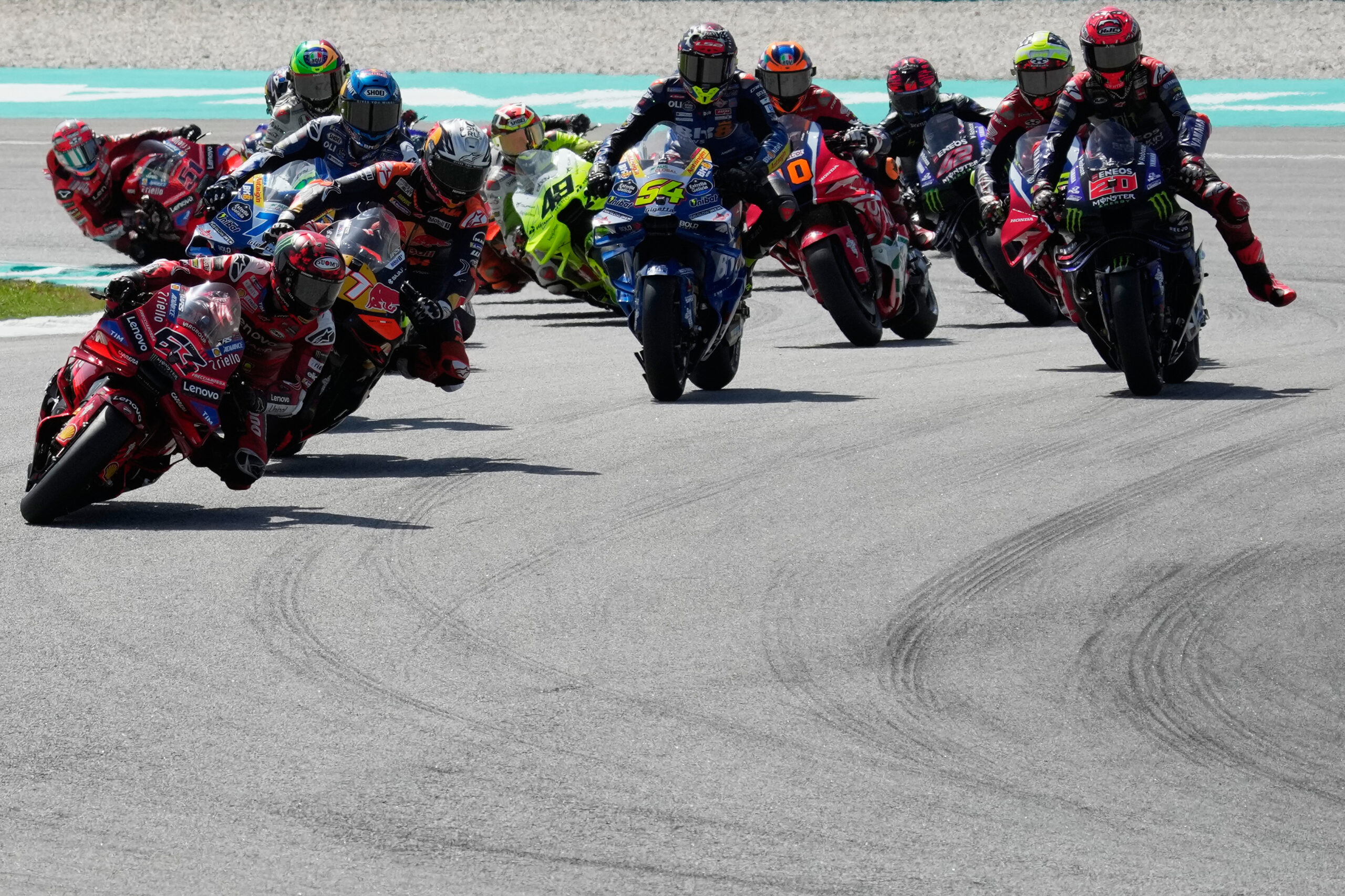 Motogp, Alex Marquez vince il Gp Malesia 2025: Bagnaia costretto al ritiro Motogp, Alex Marquez vince il Gp Malesia 2025: Bagnaia costretto al ritiro