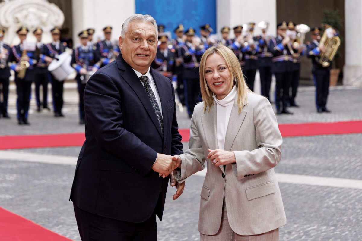 Orban vede Meloni e critica l’Ue: “Non conta nulla’. Tajani: “Abbiamo idee diverse” Orban vede Meloni e critica l’Ue: “Non conta nulla’. Tajani: “Abbiamo idee diverse”