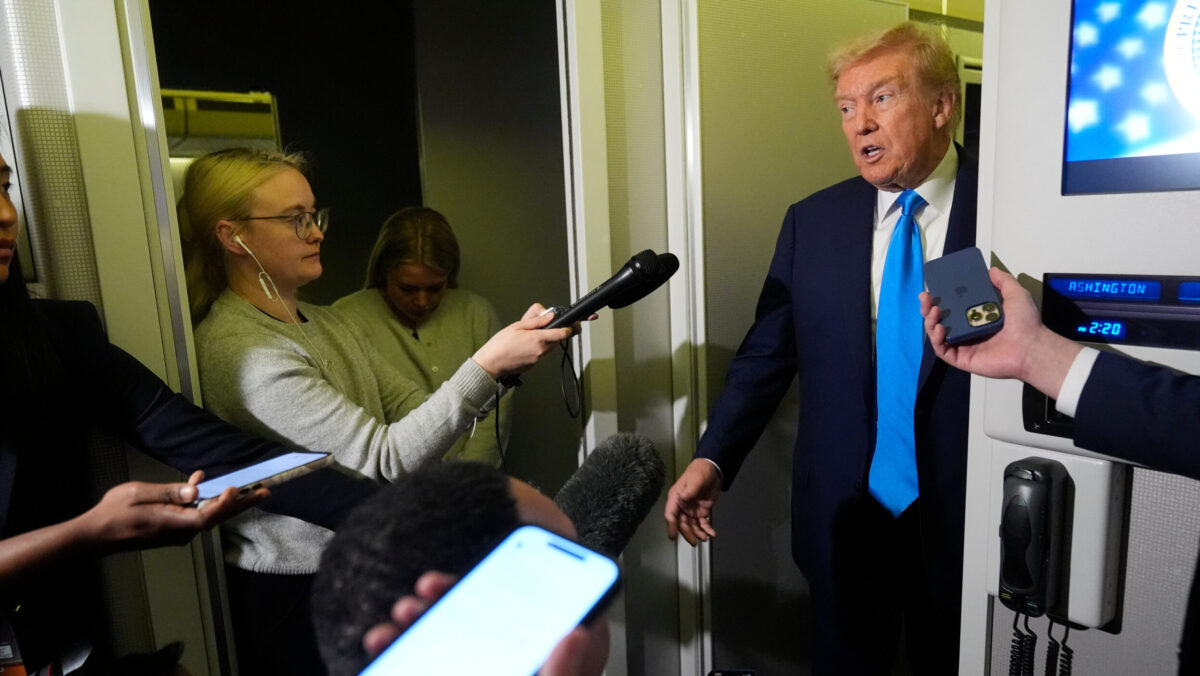 Ucraina, Trump: “Putin dovrebbe far finire la guerra, non testare missili”
