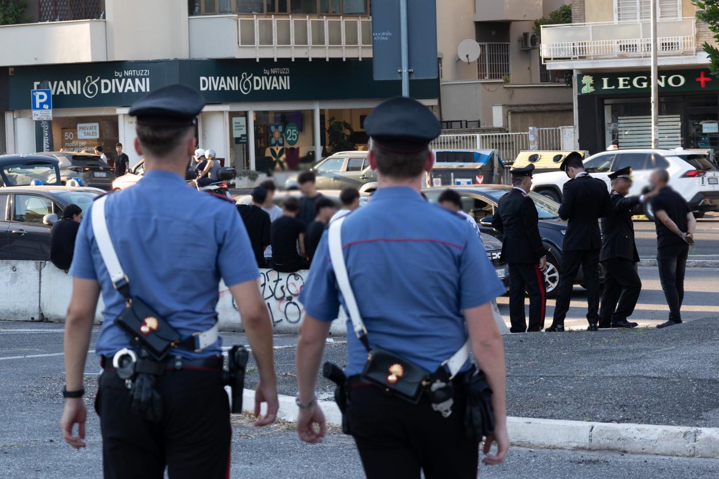 Roma, accoltellato alla gola durante una lite: grave 34enne Roma, accoltellato alla gola durante una lite: grave 34enne
