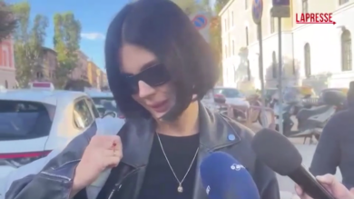 Vittorio Sgarbi, la figlia Evelina in tribunale:  "Al momento non mi sento di dire nulla"