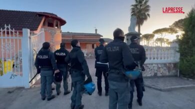 Roma, al via la demolizione di una villa abusiva del clan Sinti al Casilino