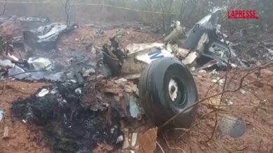 Kenya, precipita aereo turistico: le immagini dei resti carbonizzati