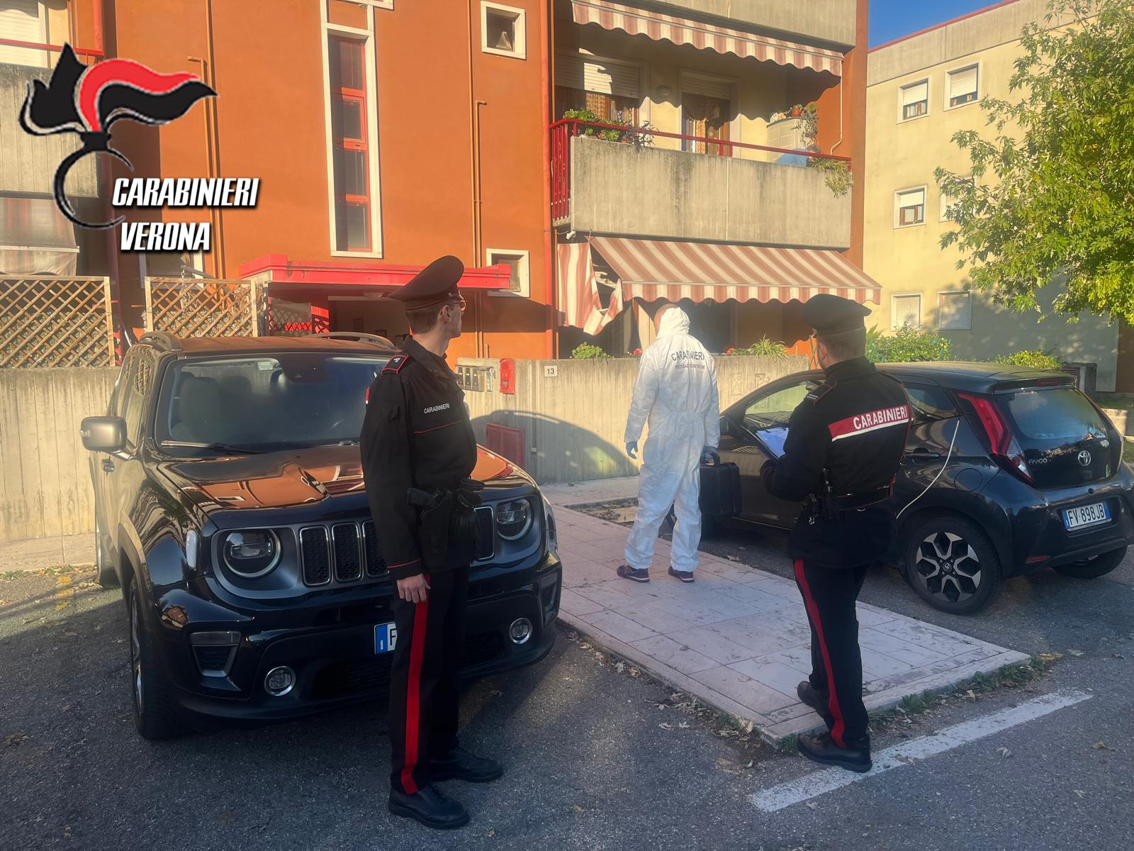 Verona, uccide la compagna con numerose coltellate: arrestato. Aveva disattivato il braccialetto elettronico Verona, uccide la compagna con numerose coltellate: arrestato. Aveva disattivato il braccialetto elettronico