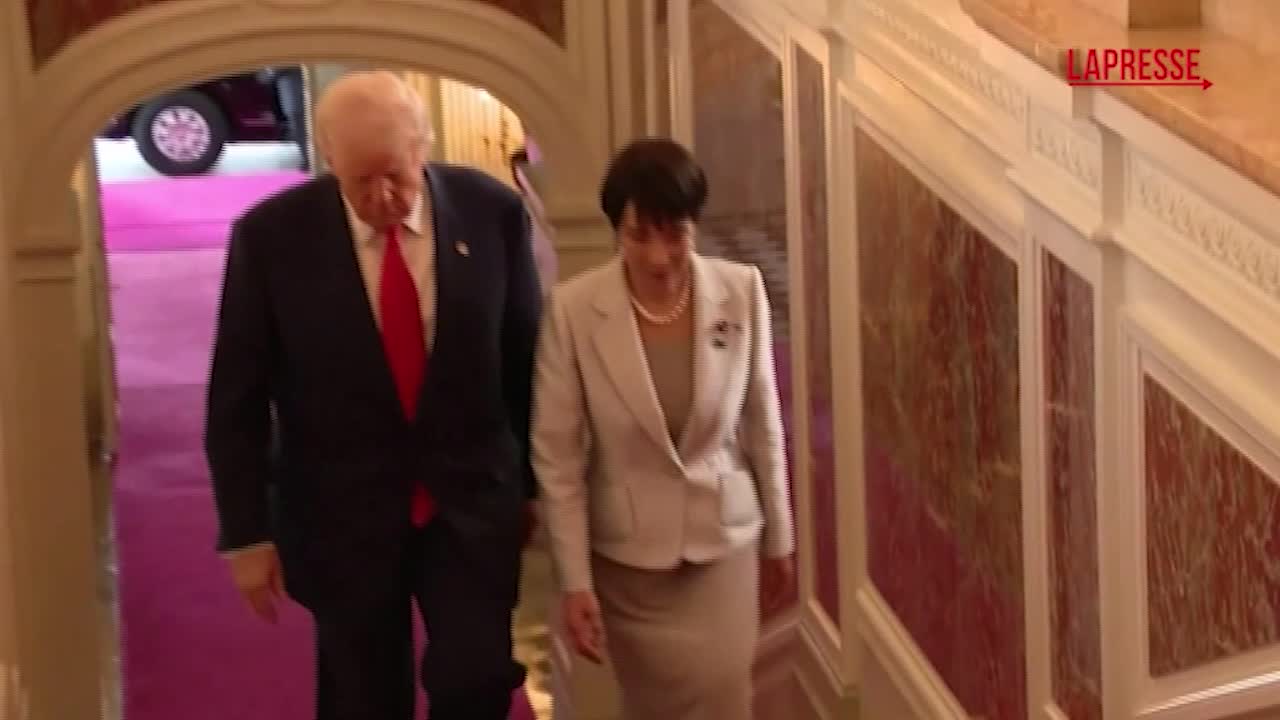 Trump a Tokyo incontra il primo ministro Takaichi: siglato accordo USA Giappone Trump a Tokyo incontra il primo ministro Takaichi: siglato accordo USA Giappone