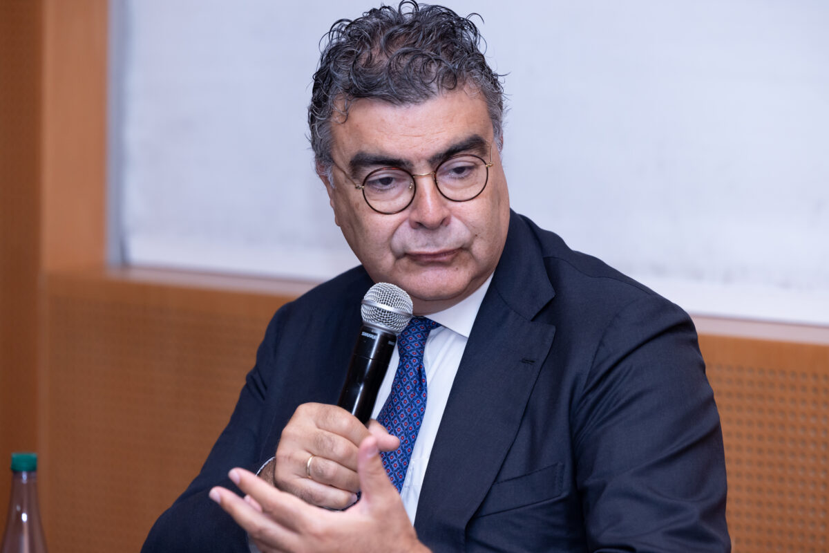 emanuele fiano contestato a ca8217 foscari la solidariet224 di bernini torniamo insieme nell8217universit224 da Lapresse.it emanuele fiano contestato a ca8217 foscari la solidariet224 di bernini torniamo insieme nell8217universit224