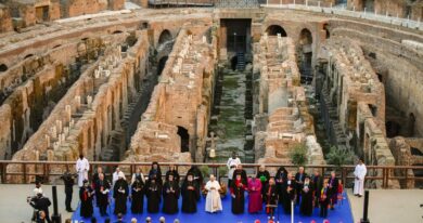 Pace, Papa: “Basta guerre con dolorosi cumuli di morti”