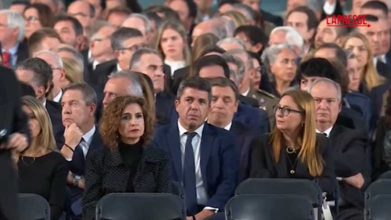 Spagna, Dana: a Valencia contestato governatore Mazon: "Vergogna, codardo"