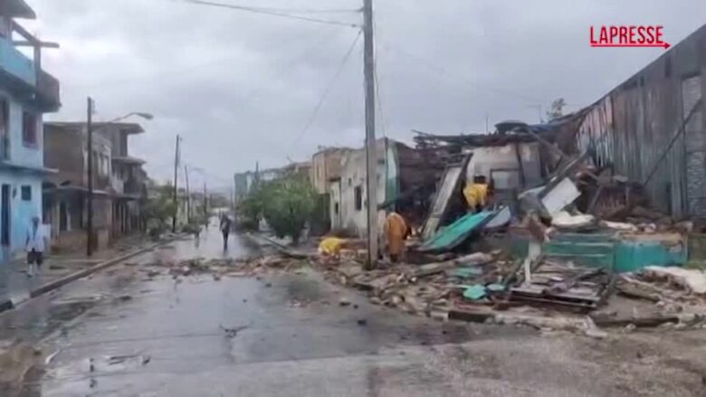 Cuba, il passaggio dell'uragano Melissa porta distruzione sull'isola