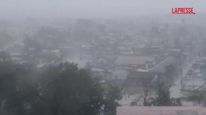 Cuba, l'uragano Melissa sferza Santiago con pioggia e vento