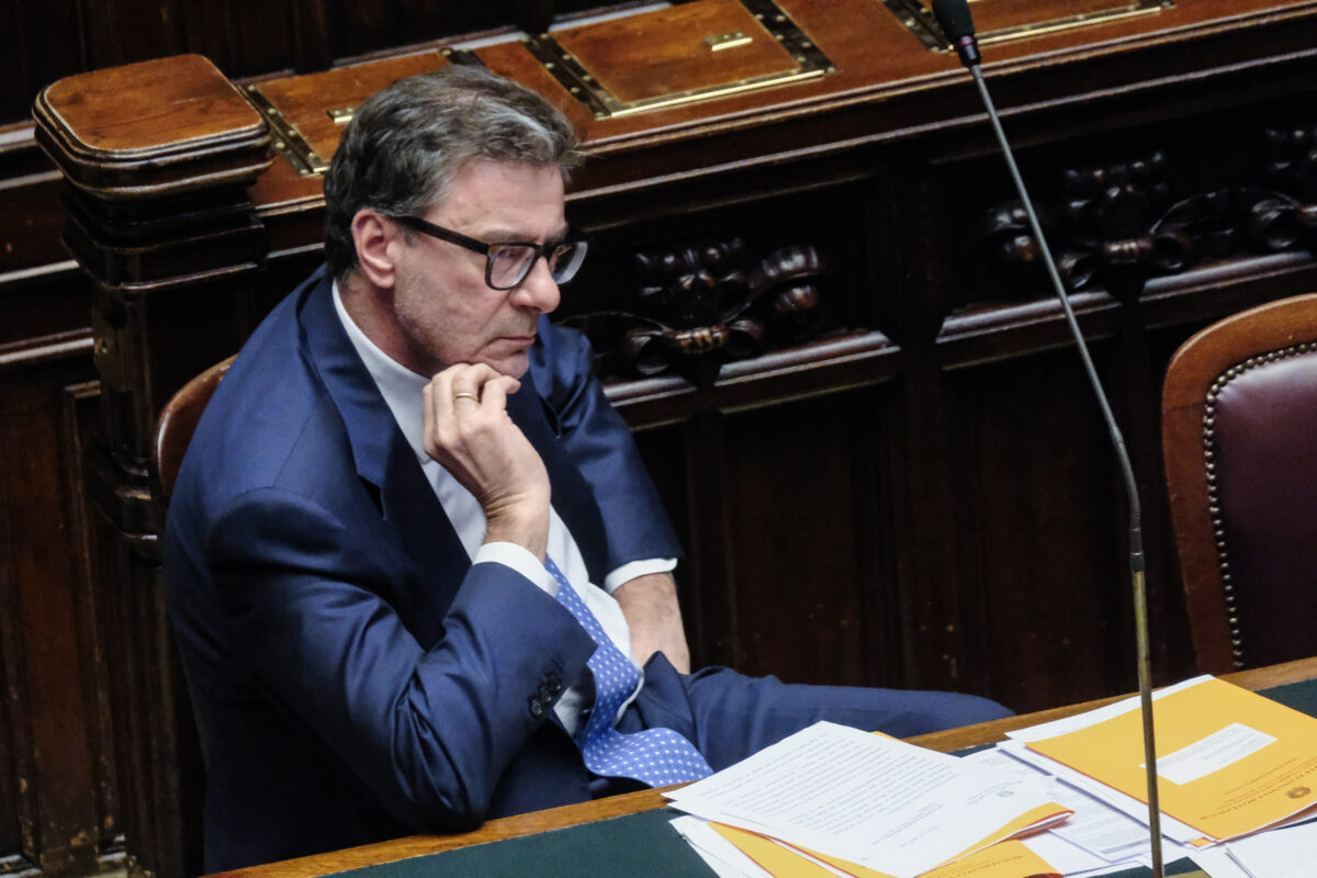 Manovra, Giorgetti dopo vertice con Salvini: “Su aumento contributo banche decide Parlamento” Manovra, Giorgetti dopo vertice con Salvini: “Su aumento contributo banche decide Parlamento”