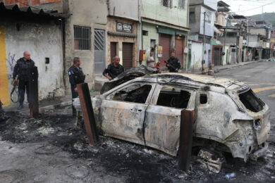 Brasile, maxi operazione contro i narcotrafficanti a Rio: almeno 122 morti
