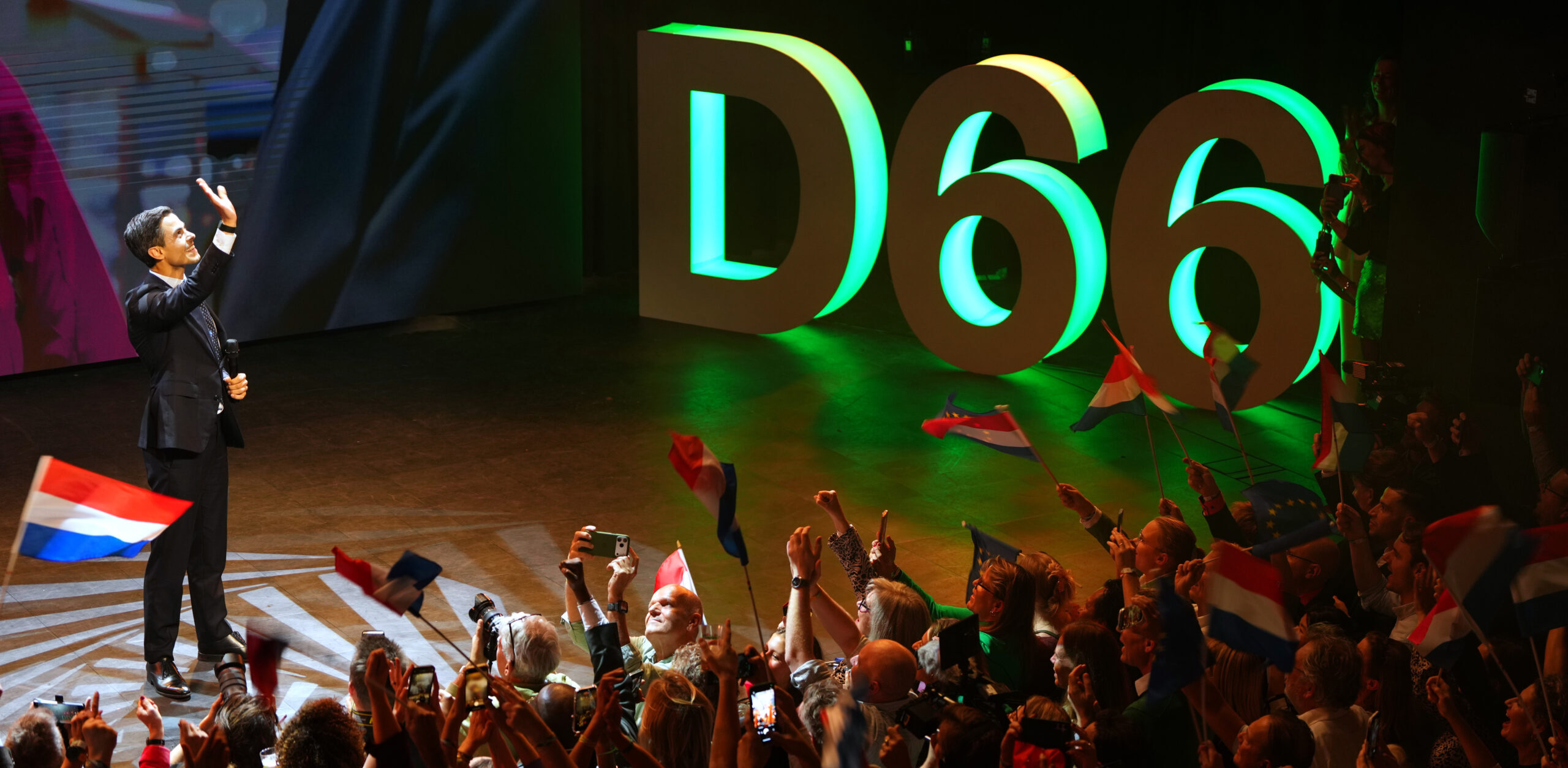 Olanda, exit poll: i liberali di D66 davanti a Wilders alle elezioni anticipate