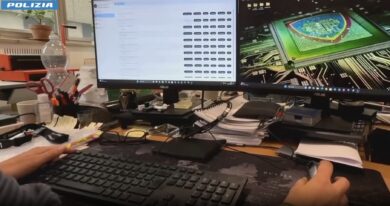 Venezia, produceva foto pedopornografiche con l’IA: arrestato 52enne