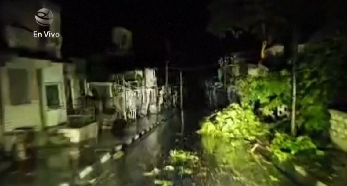 Uragano Melissa tocca terra a Cuba con venti a 190 km/h: 700mila gli evacuati sull’isola Uragano Melissa tocca terra a Cuba con venti a 190 km/h: 700mila gli evacuati sull’isola