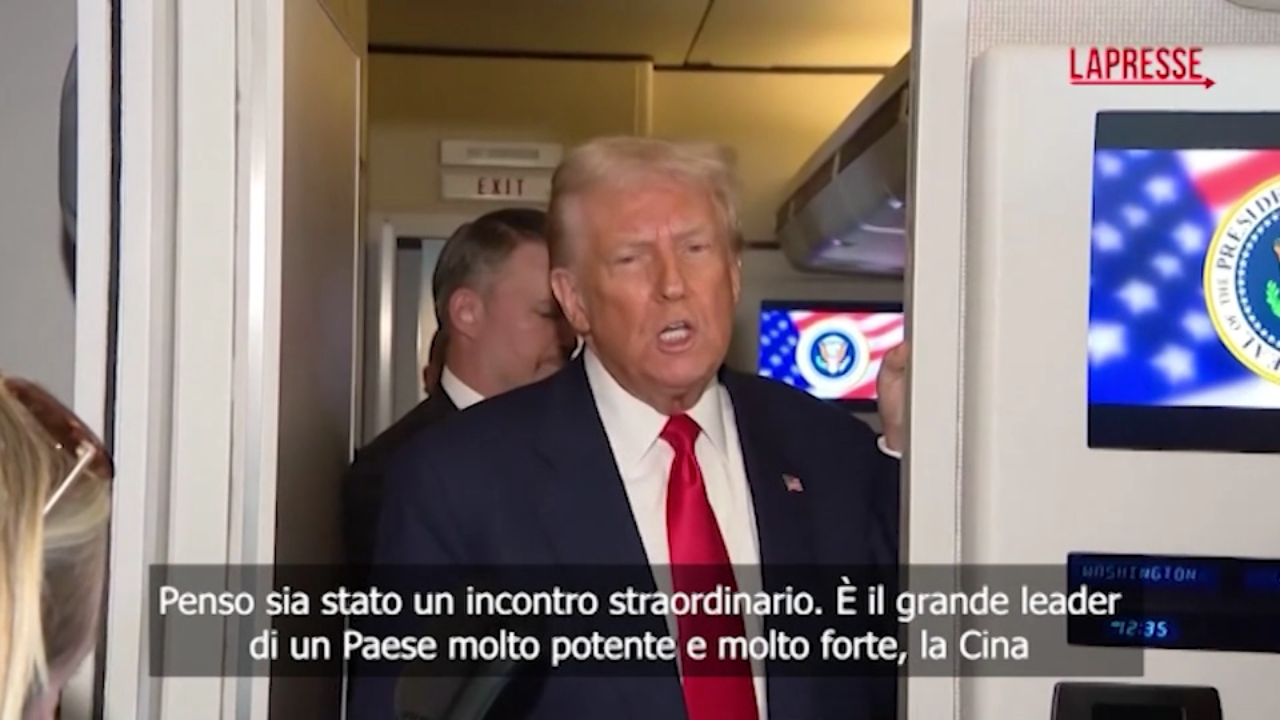 Trump sull’Air Force One: “Con Xi incontro straordinario” Trump sull’Air Force One: “Con Xi incontro straordinario”