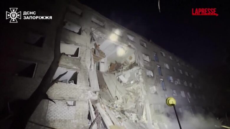 Ucraina, raid russi su Zaporizhzhia: in macerie dormitorio studentesco