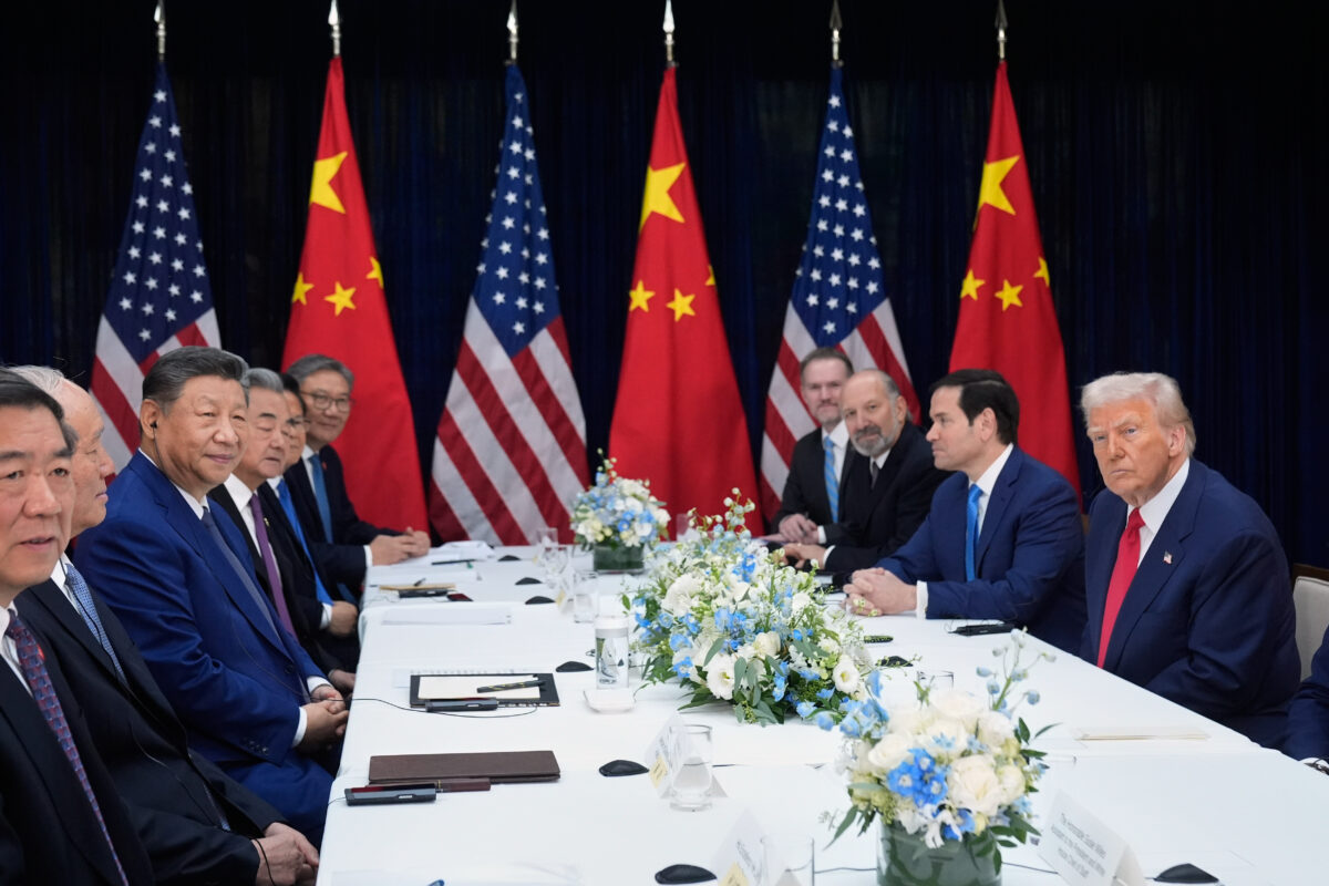 Usa-Cina, Trump vede Xi e annuncia accordo: dazi calano al 47%. Il presidente Usa: “Incontro straordinario”