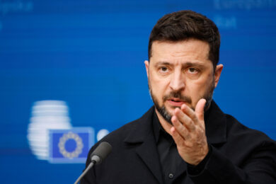 Ucraina, attacchi russi sul Paese. Zelensky: “Putin ha già iniziato la Terza guerra mondiale” – la diretta