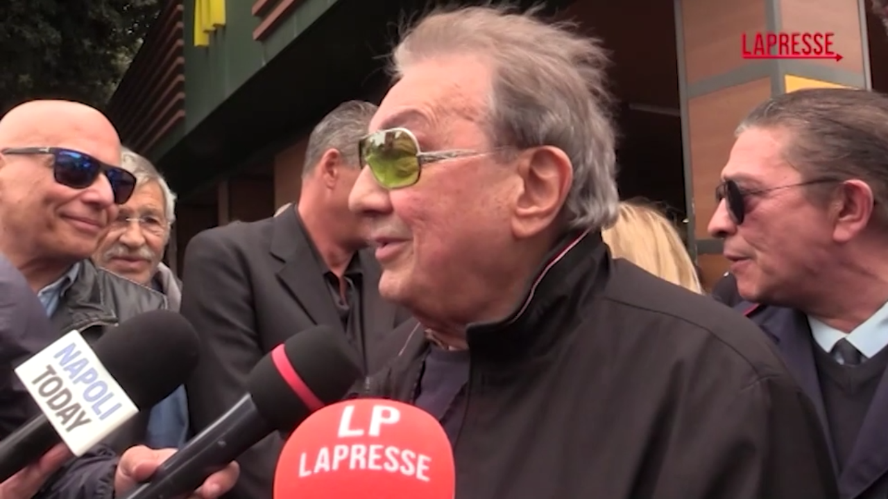 James Senese, ai funerali a Napoli tanti colleghi: il ricordo di De Piscopo e Tony Esposito