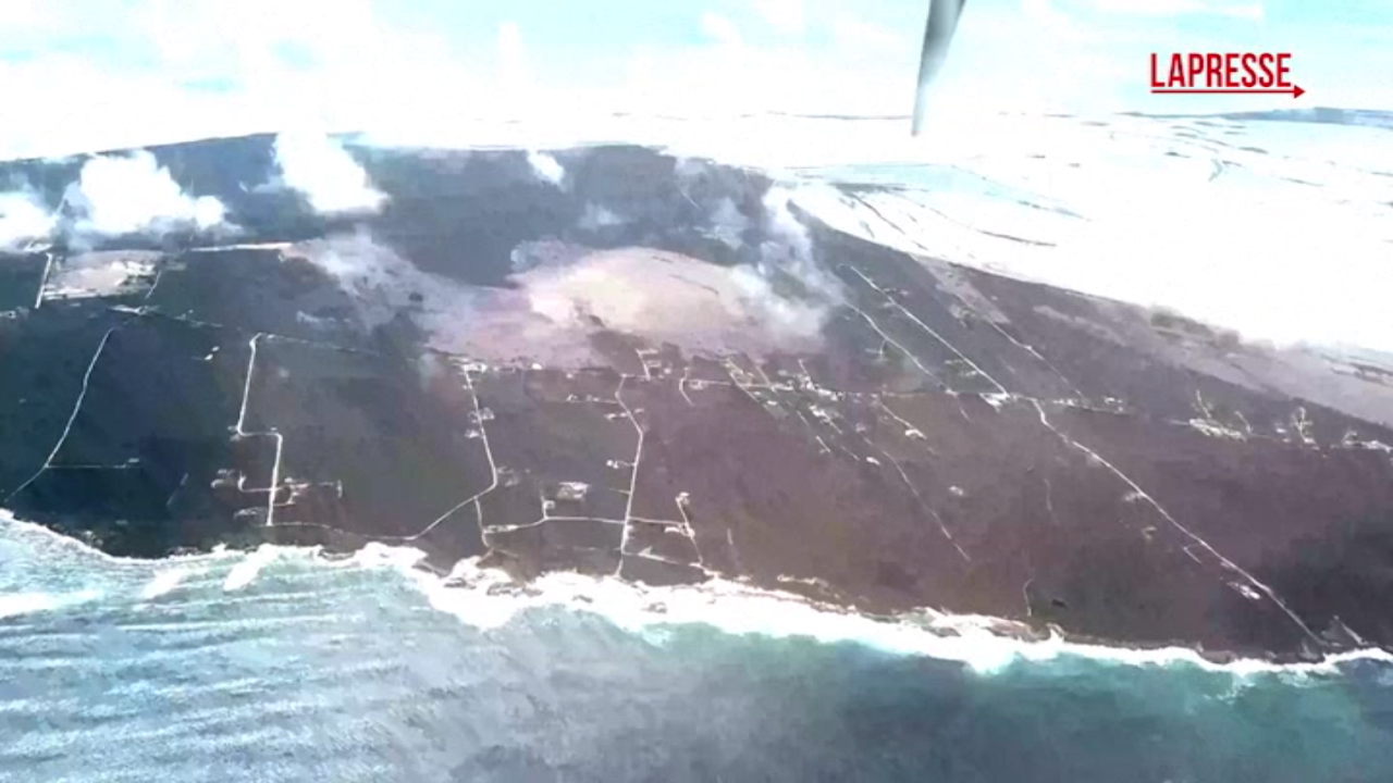Bahamas, la Guardia Costiera Usa sorvola la costa dopo il passaggio di Melissa: le immagini dal cielo Bahamas, la Guardia Costiera Usa sorvola la costa dopo il passaggio di Melissa: le immagini dal cielo
