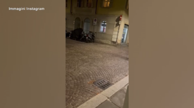 Parma, "camicia nera trionferà" e inno al Duce: cori fascisti in sede FdI