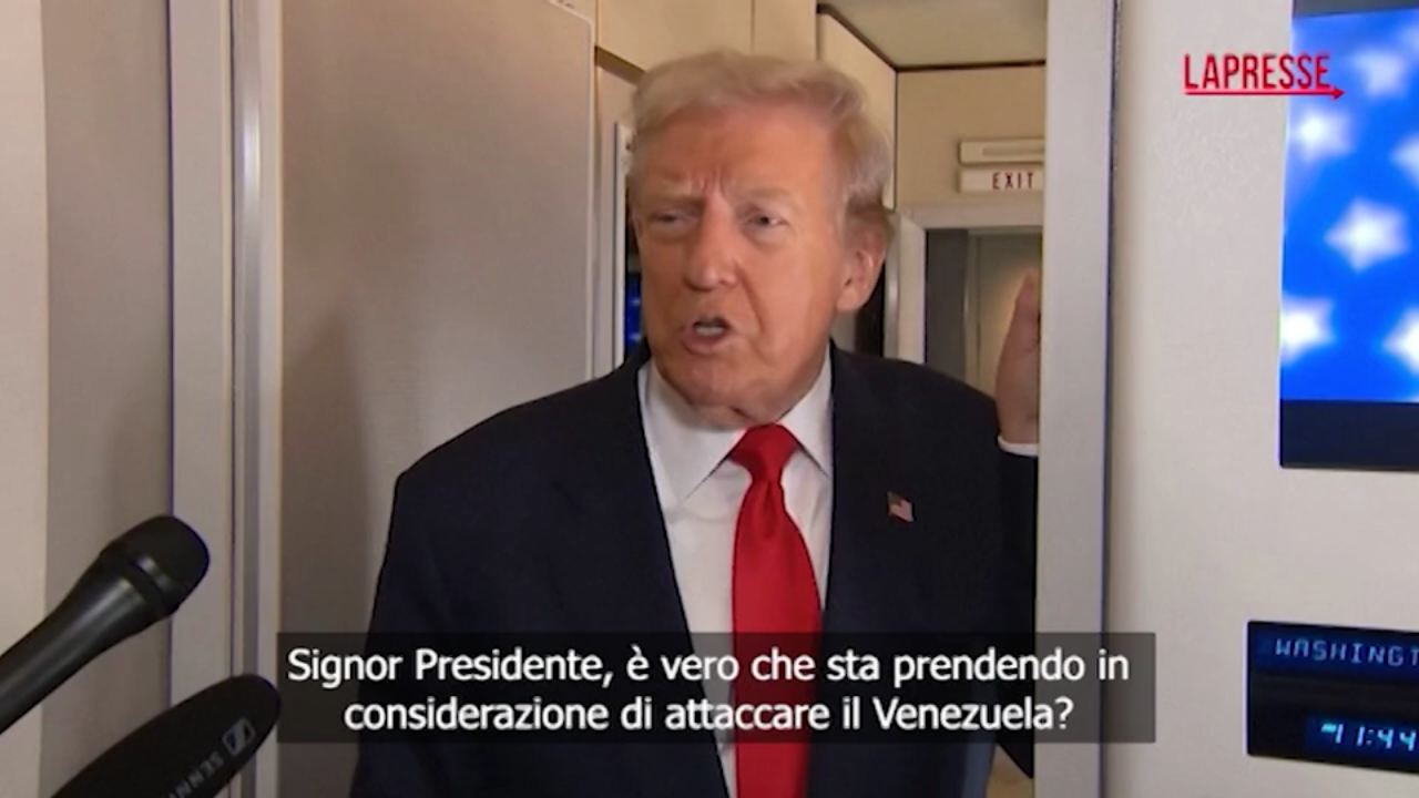 Usa, Trump nega attacchi al Venezuela e glissa sui test nucleari: "Lo scoprirete presto" Usa, Trump nega attacchi al Venezuela e glissa sui test nucleari: "Lo scoprirete presto"