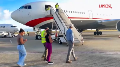 Giamaica, arrivano i primi aerei di aiuti dopo il passaggio dell'uragano Melissa