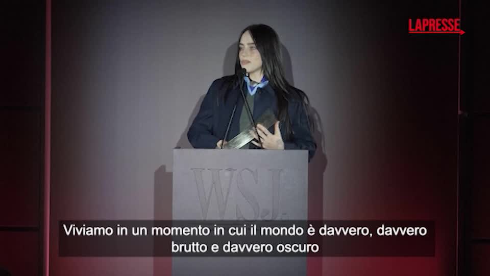 Usa, Billie Eilish invita i miliardari a "donare di più in beneficenza": il video dell Usa, Billie Eilish invita i miliardari a "donare di più in beneficenza": il video dell